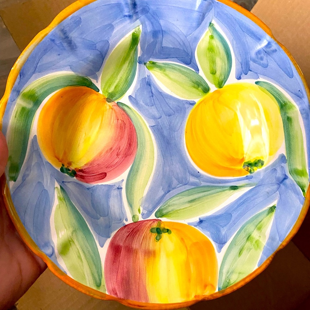 Beautiful hand painted Italian plate! 🩵